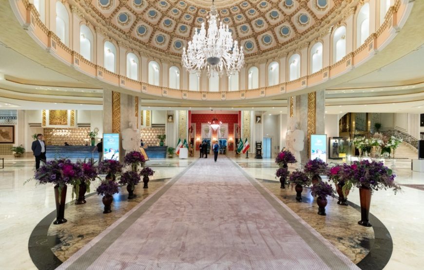 اسپیناس پالاس